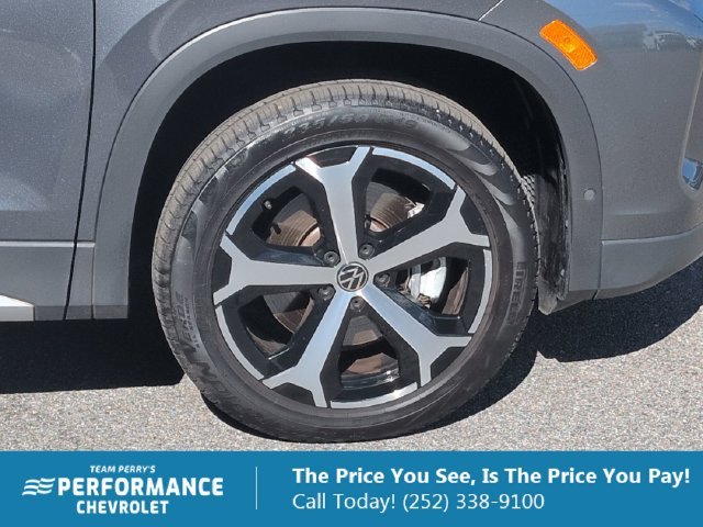2025 Volkswagen Tiguan SE - Photo 22