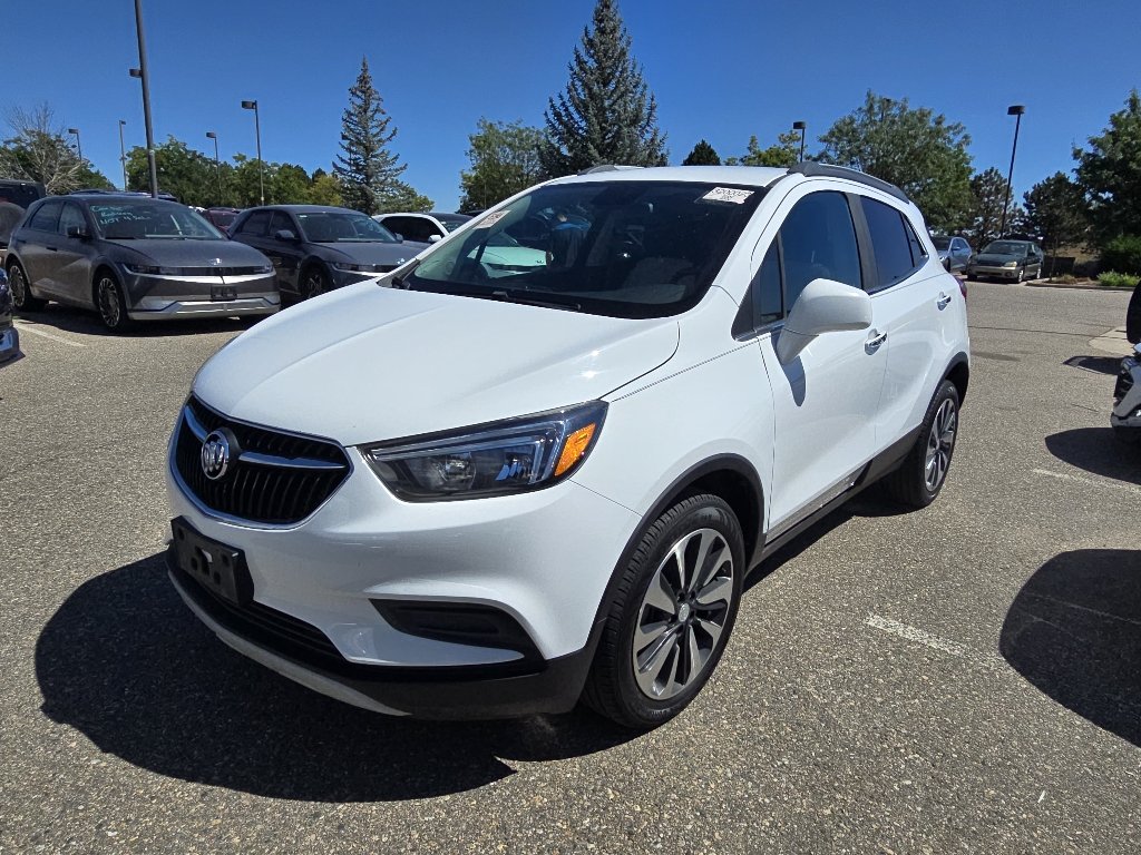 Used 2022 Summit White Buick Preferred image 12