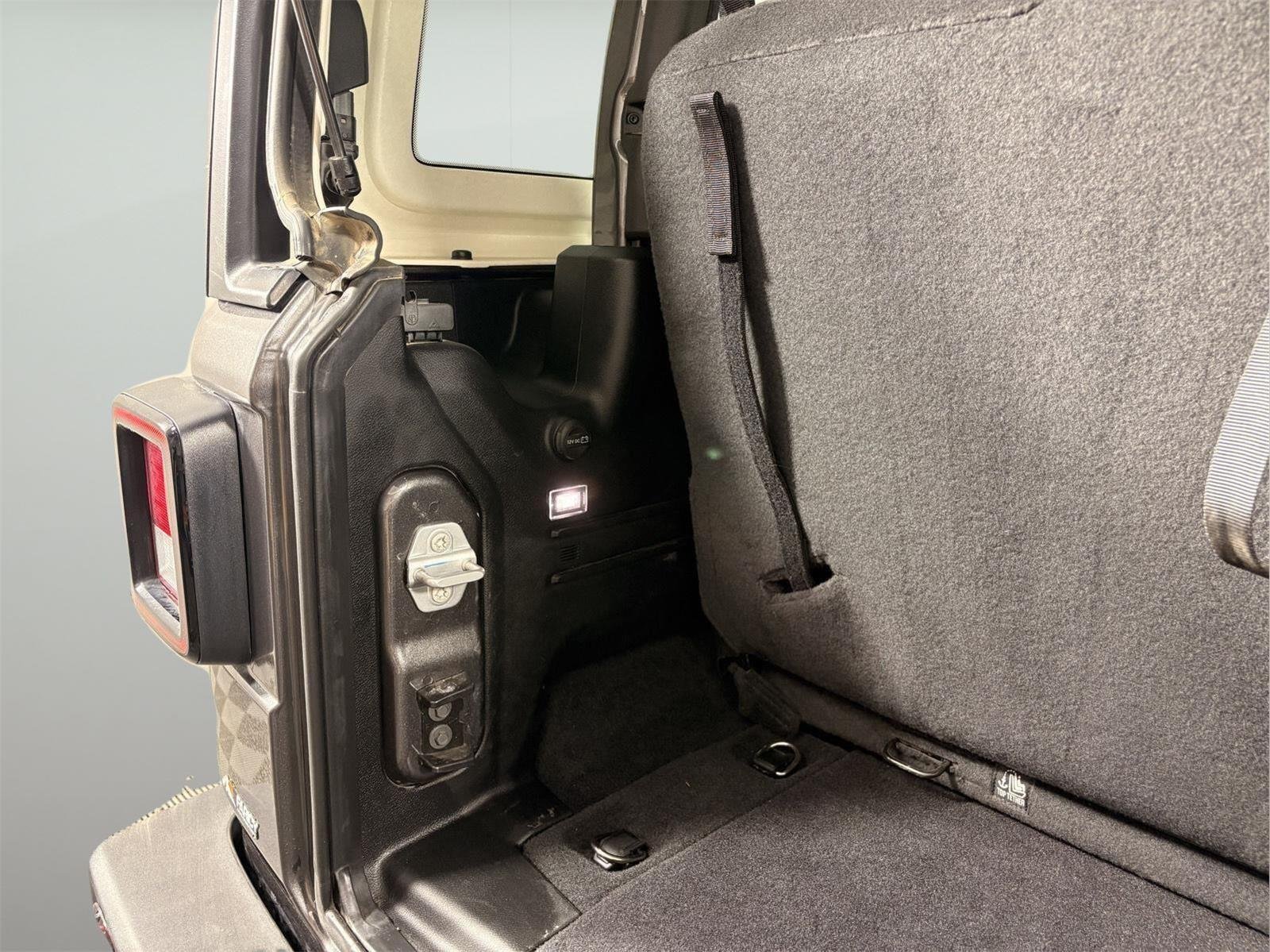 Used 2023 Granite Crystal Metallic Clearcoat Jeep Willys Sport image 7