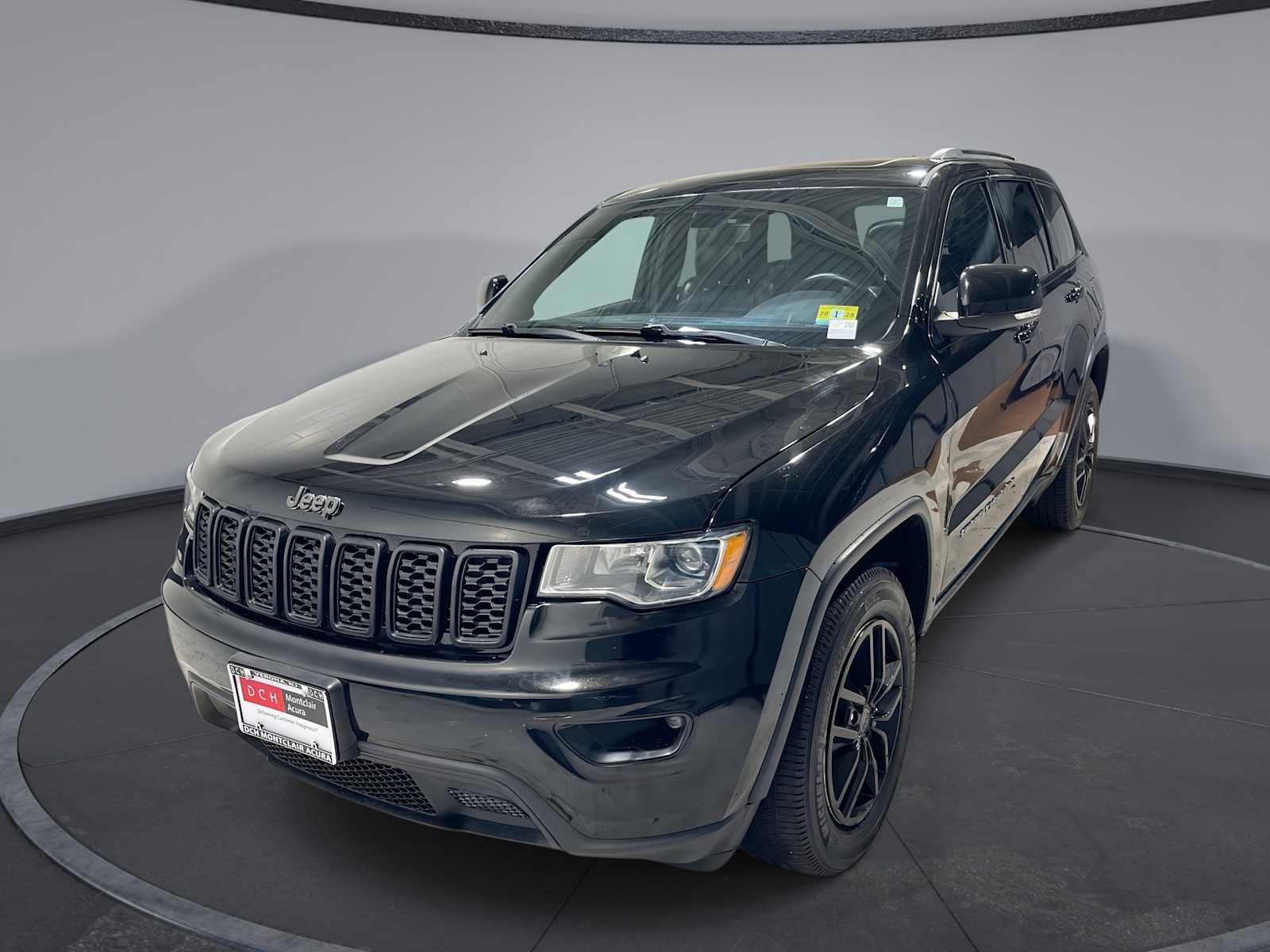 Used 2019 Diamond Black Crystal Pearlcoat Jeep Limited image 1