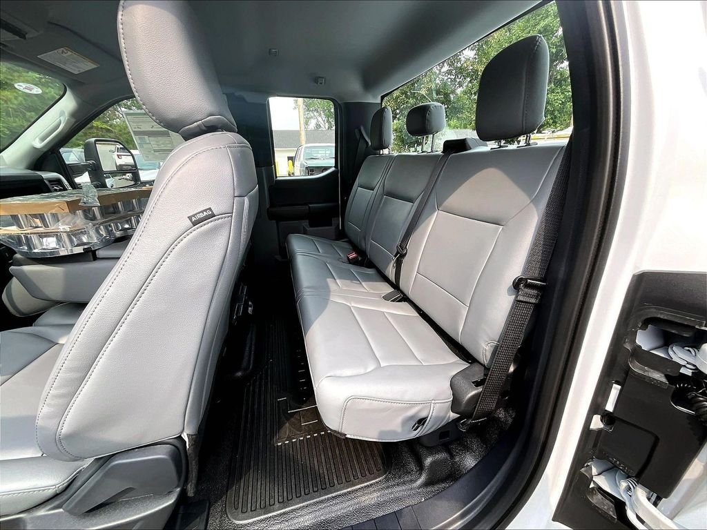 New 2026 Oxford White Ford XL image 10