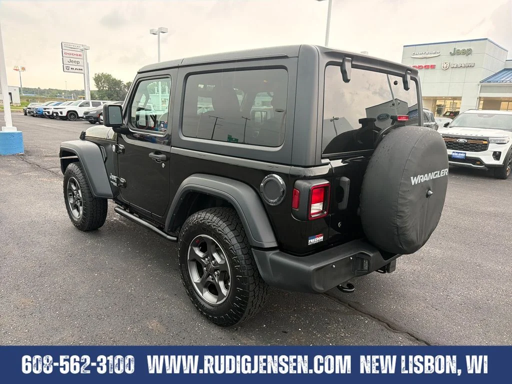 Used 2019 Black Jeep Sport S image 3