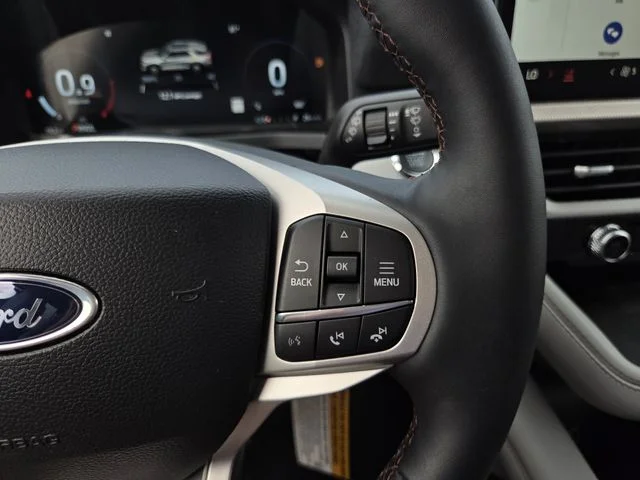 New 2026 Star White Metallic Tri-Coat Ford Active image 42
