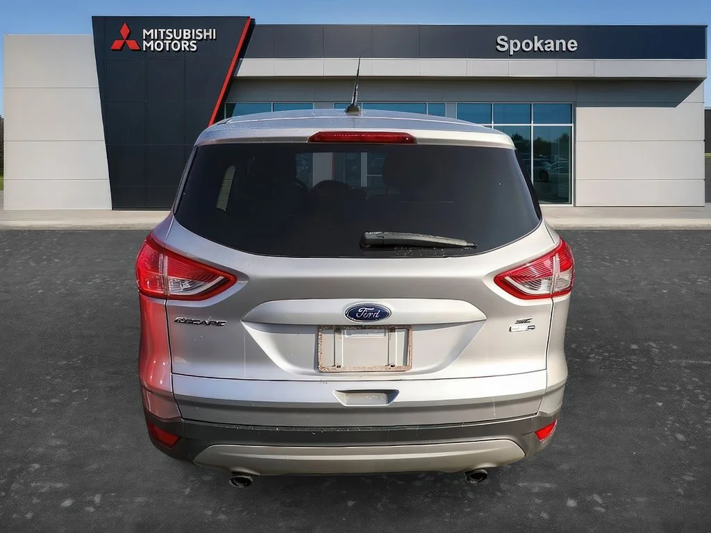 Used 2016 Ingot Silver Ford SE image 3