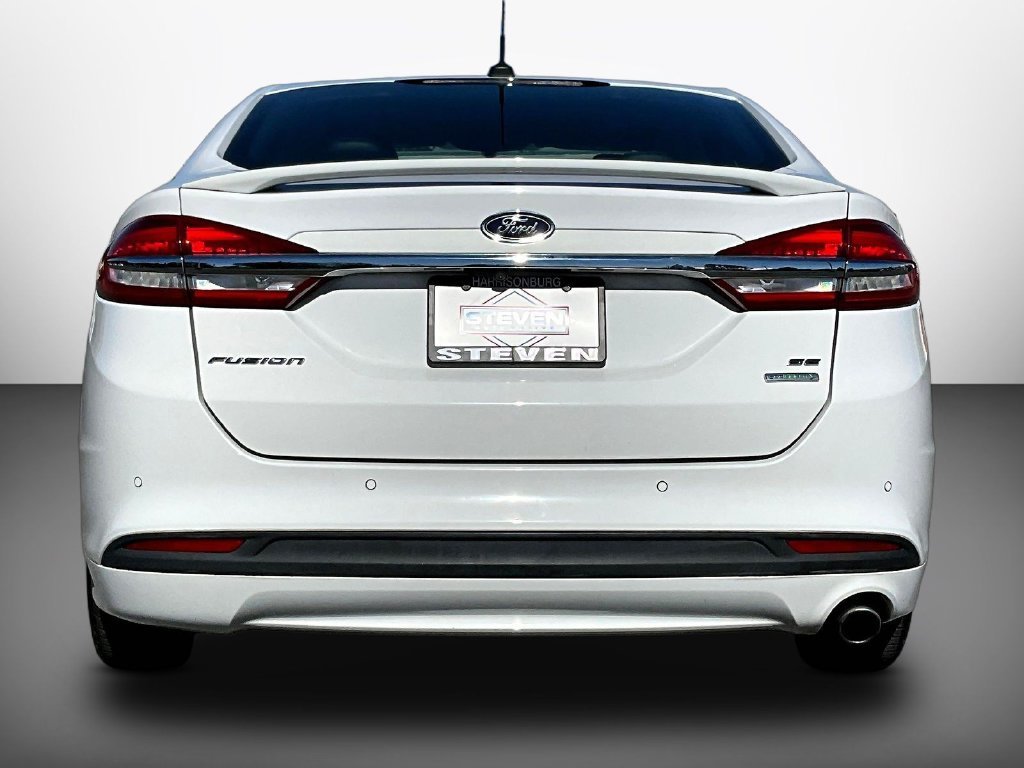 Used 2018 White Ford SE image 5