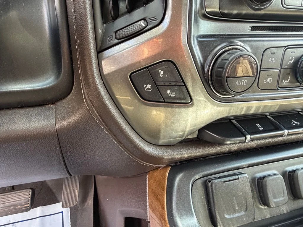 Used 2018 White Chevrolet LTZ image 29
