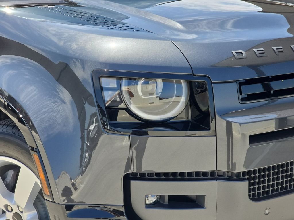 New 2026 Carpathian Grey Land Rover X-Dynamic SE image 33