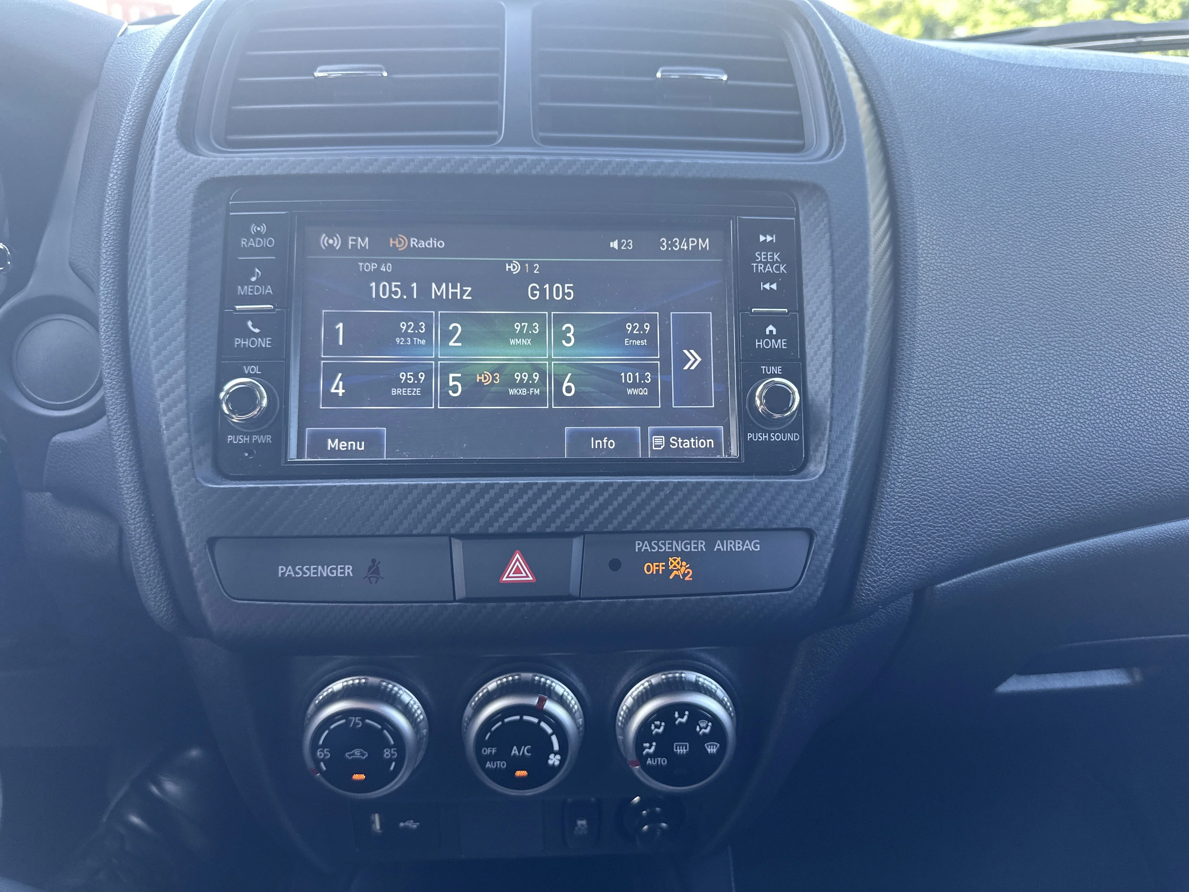 Used 2025  Mitsubishi ES image 14