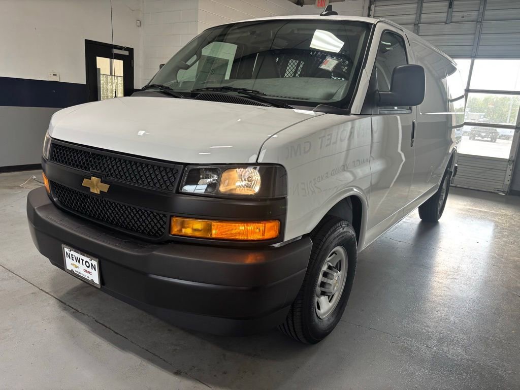 2025 Chevrolet Express Cargo Work Van - Photo 14