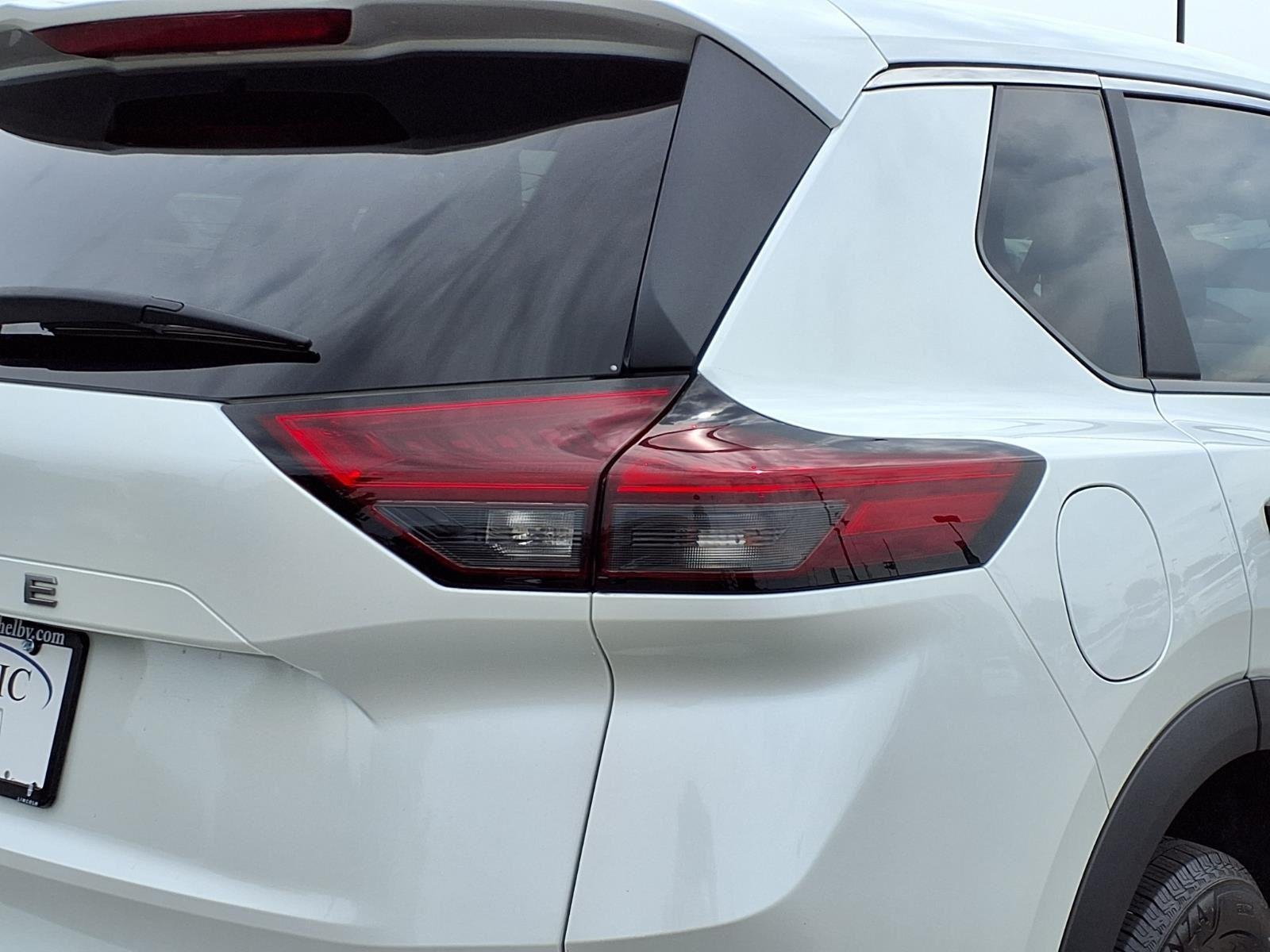 Used 2024 Everest White Pearl Nissan S image 17
