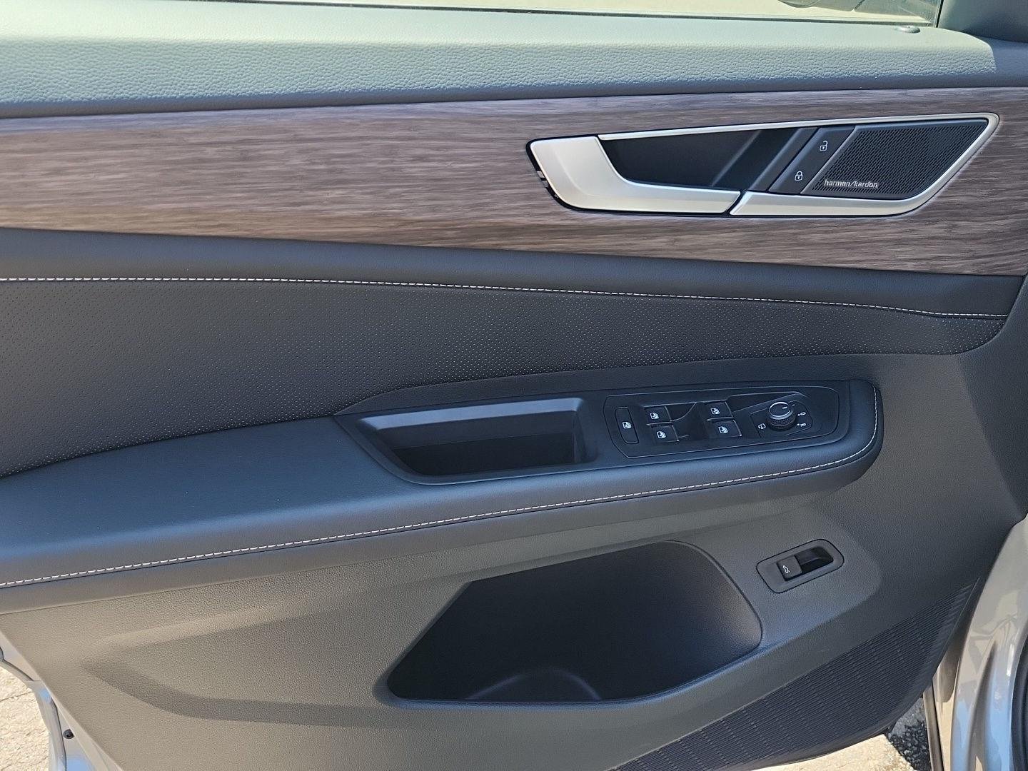 2026 Volkswagen Atlas SEL Premium R-Line - Photo 12