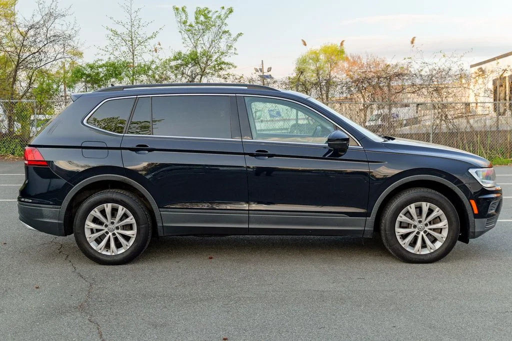 Used 2019 Platinum Gray Metallic Volkswagen 2.0T SE image 8