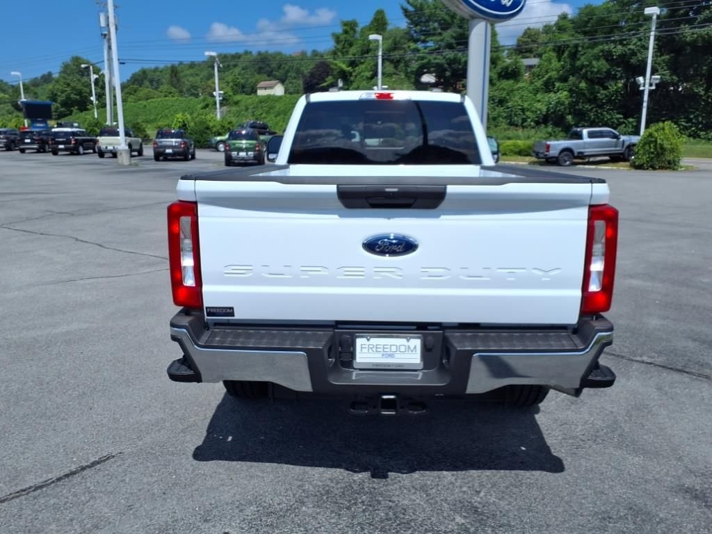 2025 Ford F-350 Super Duty XLT - Photo 13