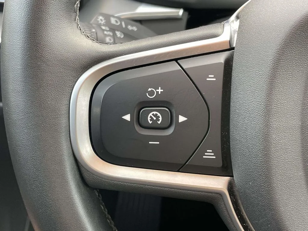 2025 Volvo XC60 Core - Photo 10