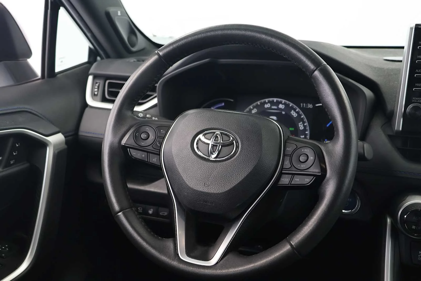 Used 2022 Blizzard Pearl/Midnight Black Metallic Toyota Hybrid XSE image 26