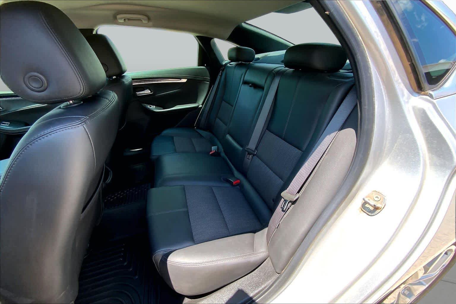 Used 2020 Silver Ice Metallic Chevrolet LT image 21