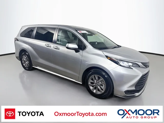 2022 Toyota Sienna LE