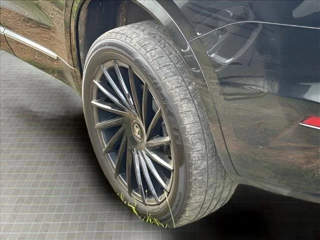 Used 2020 Black Cadillac Sport image 21