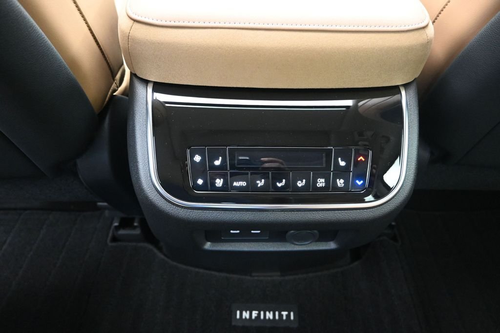 New 2026 RADIANT WHITE INFINITI Luxe 2WD image 19