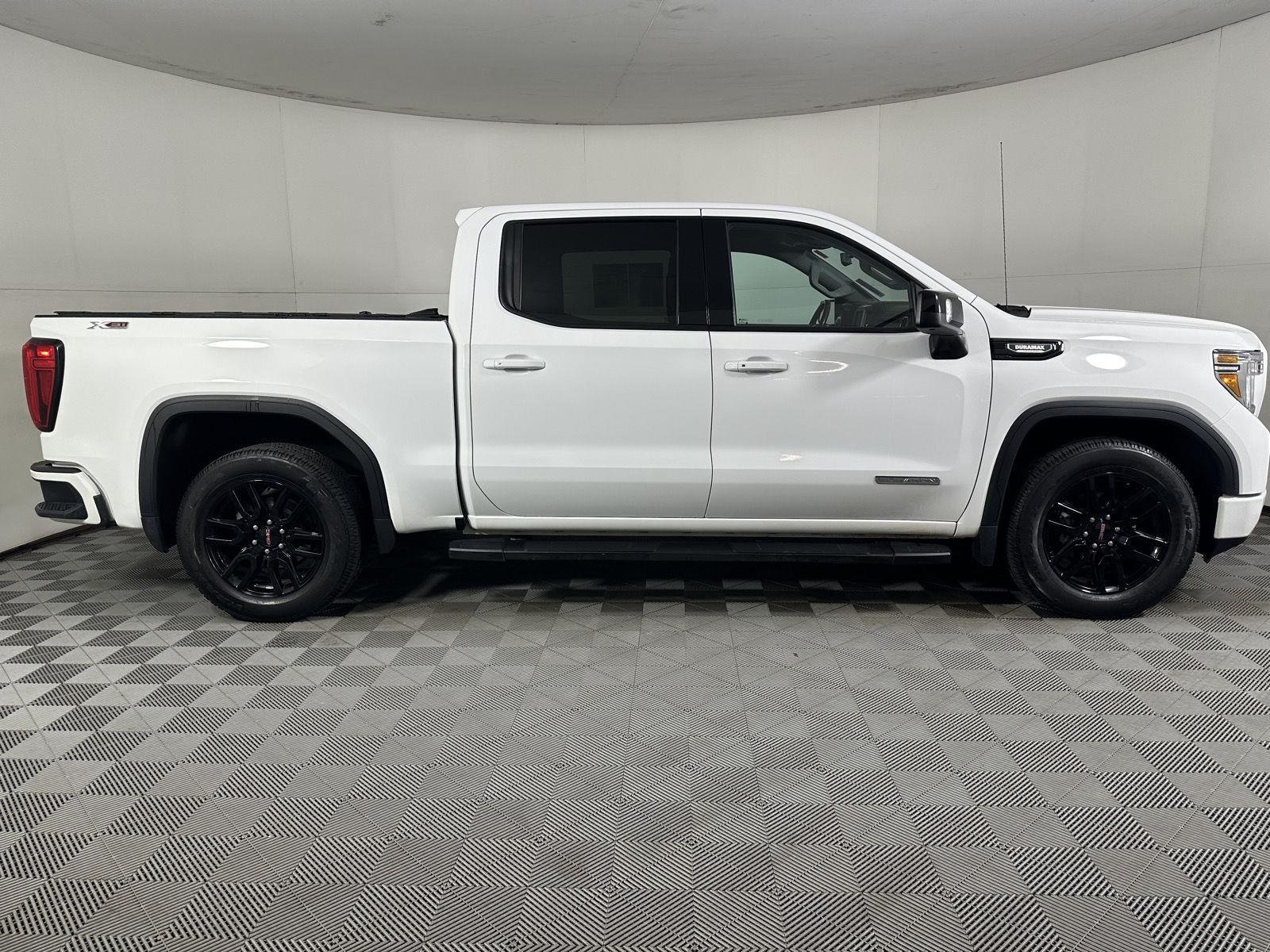 Used 2022 Summit White GMC Elevation image 17