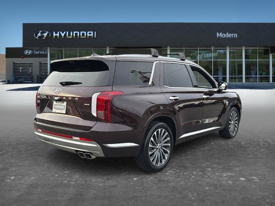Used 2025 Sierra Burgundy Hyundai Calligraphy image 4
