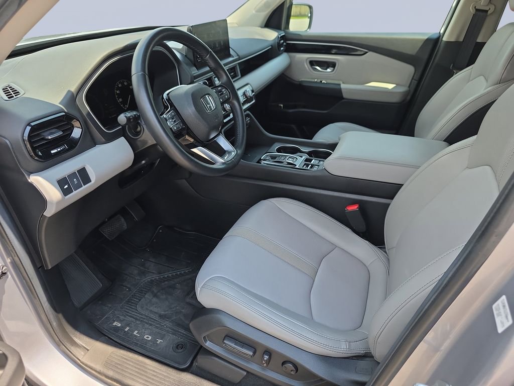 Used 2025 Lunar Silver Metallic Honda EX-L image 10