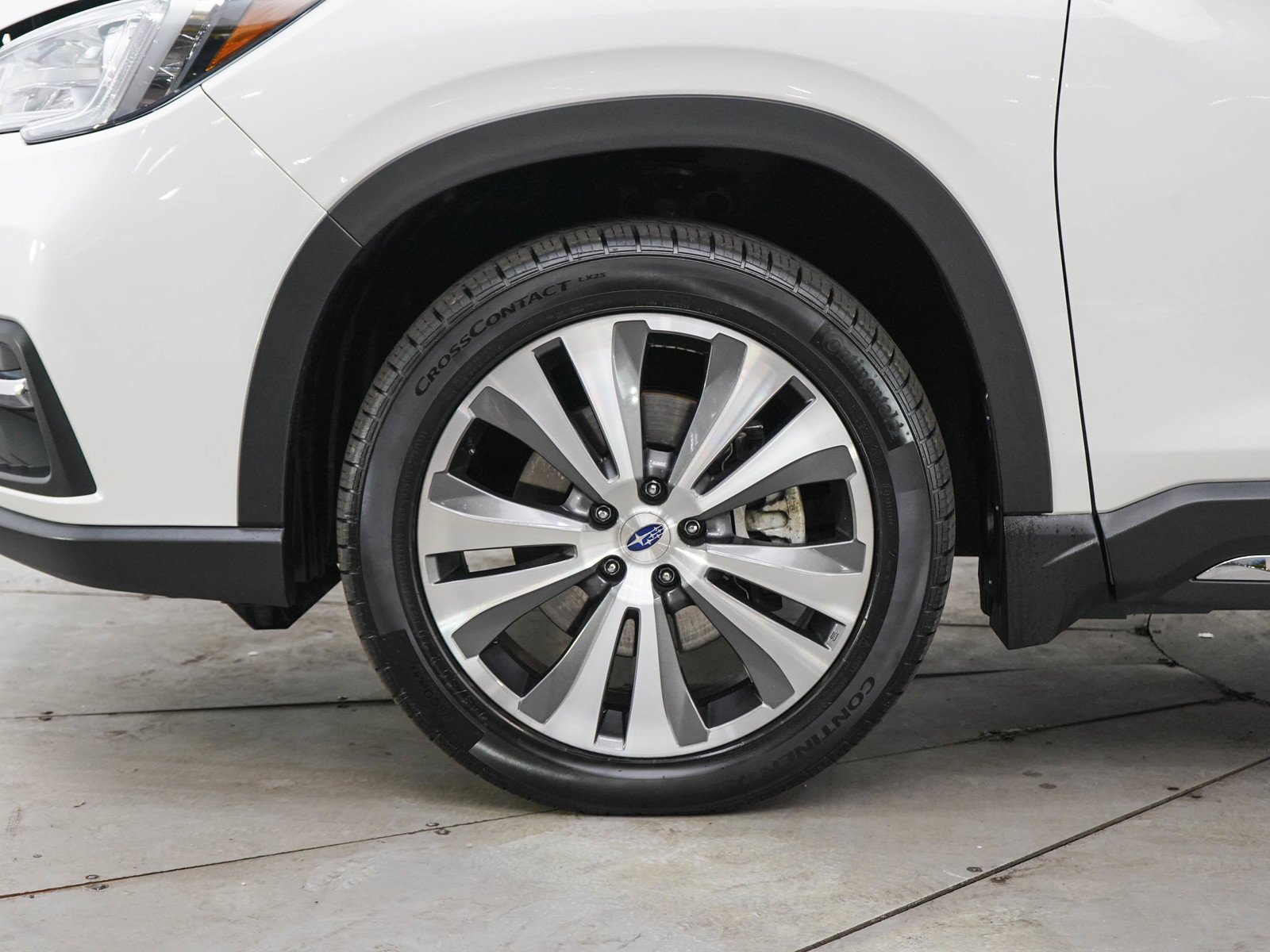 Used 2021 Crystal White Pearl Subaru Limited image 33