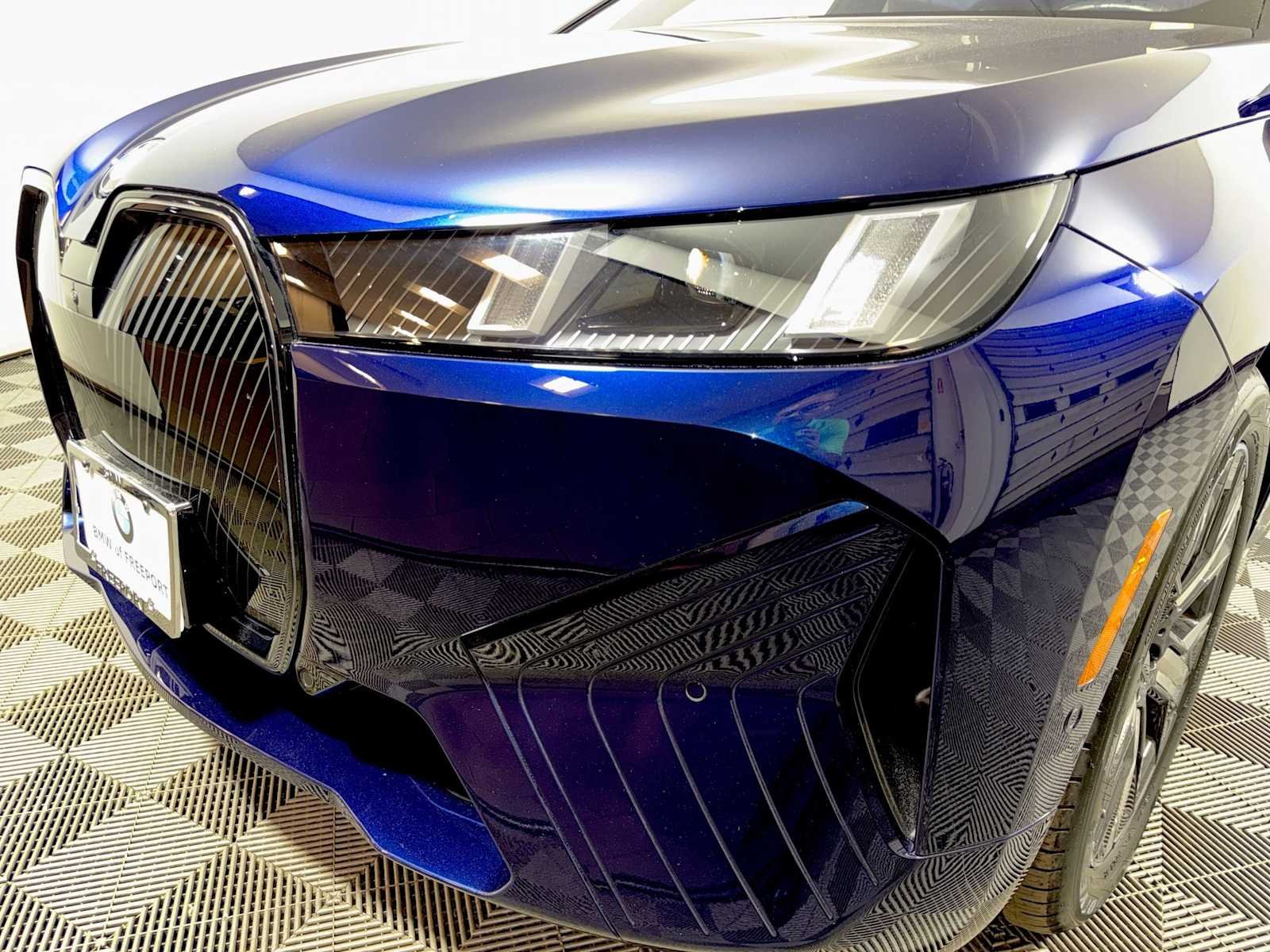 Used 2026 Tanzanite Blue II Metallic BMW xDrive60 image 26