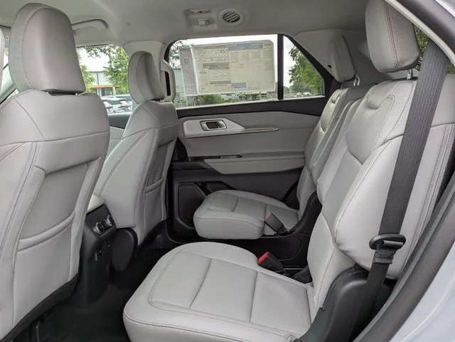 New 2026 Space White Metallic Ford Active image 14