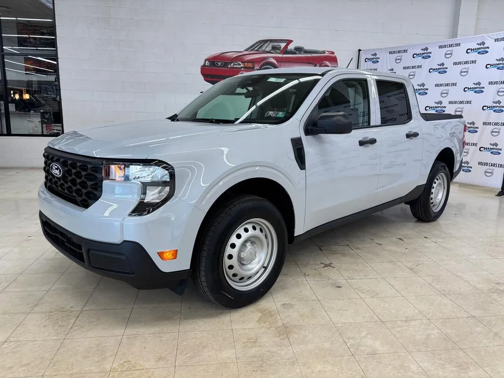 New 2026 Space White Metallic Ford XL image 3