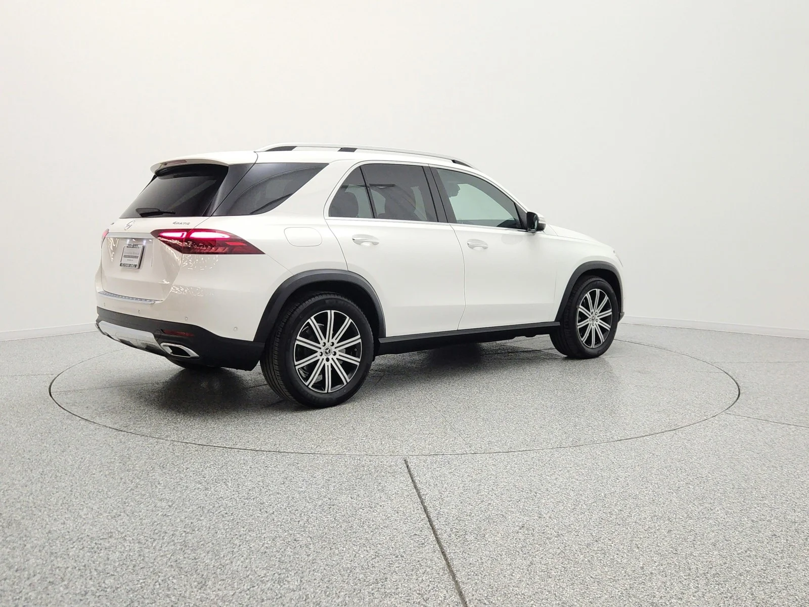 Certified Used 2024 Polar White Mercedes-Benz GLE 350 4MATIC® SUV image 5