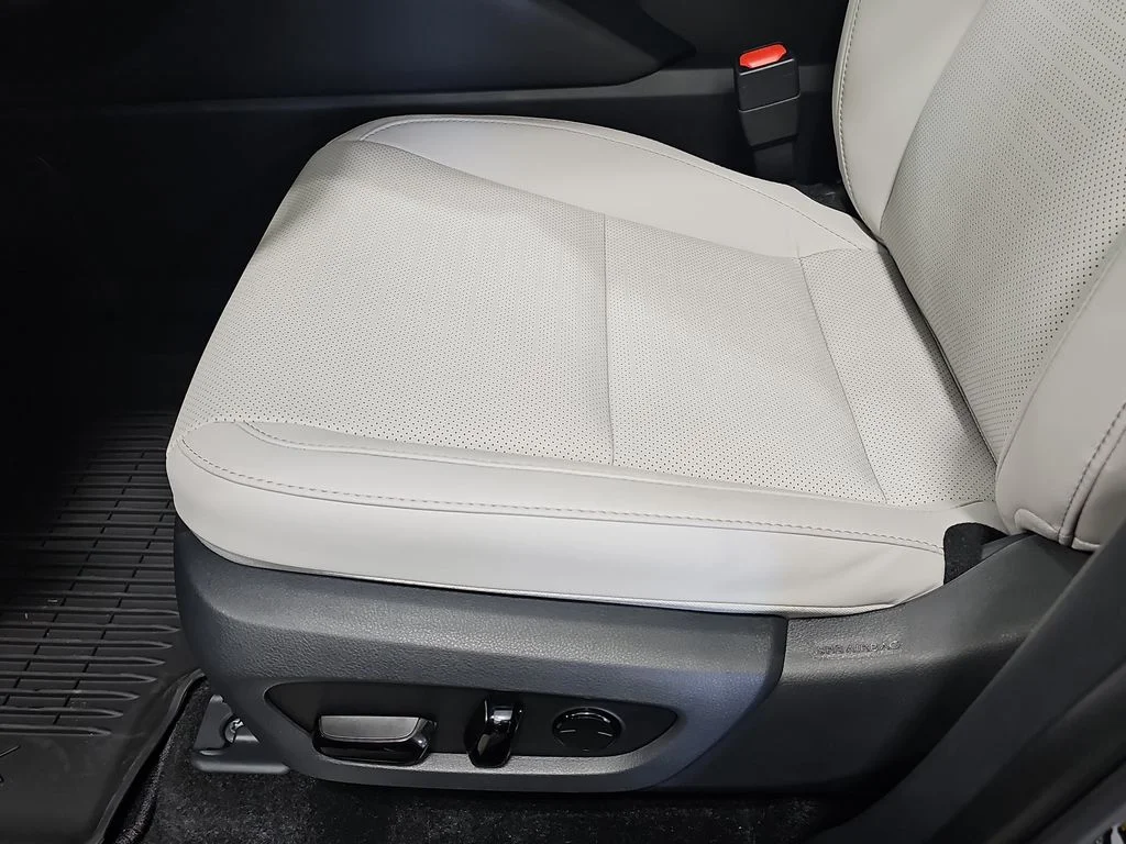 New 2026 Caviar Lexus PREMIUM AWD image 28