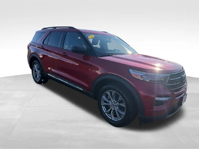 Used 2023 Red Ford XLT image 9