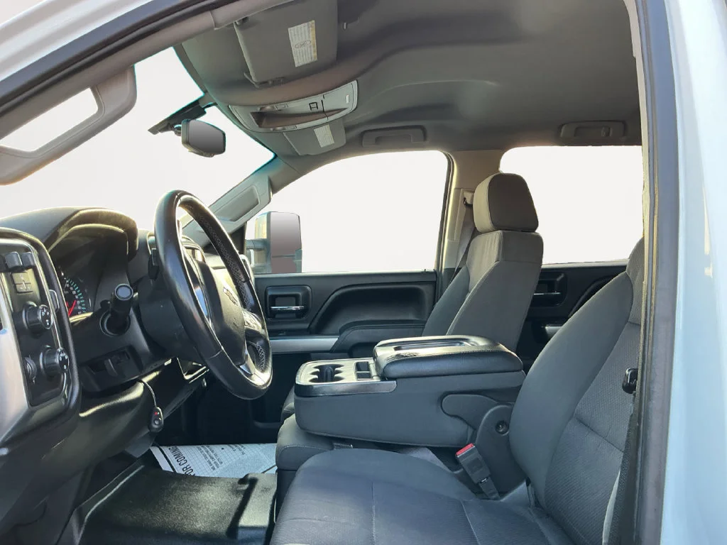 Used 2016 SUMMIT WHITE Chevrolet LT image 16