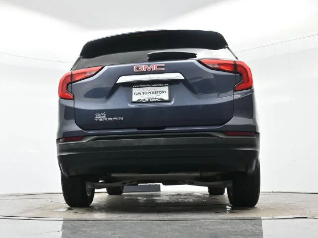 Used 2018 BLUE STEEL METALLIC GMC SLE image 28