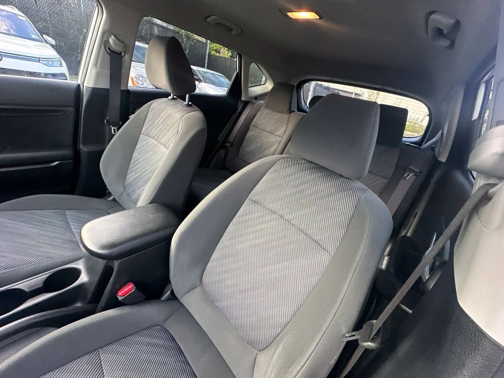 Used 2023 White Kia LX image 11