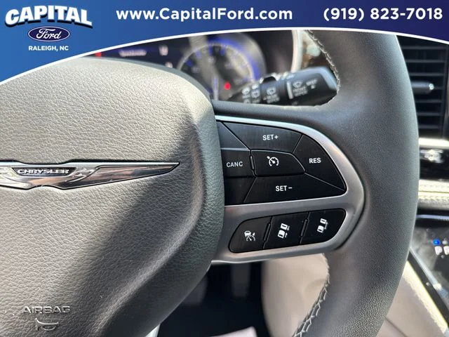Used 2024 White Chrysler Limited image 23