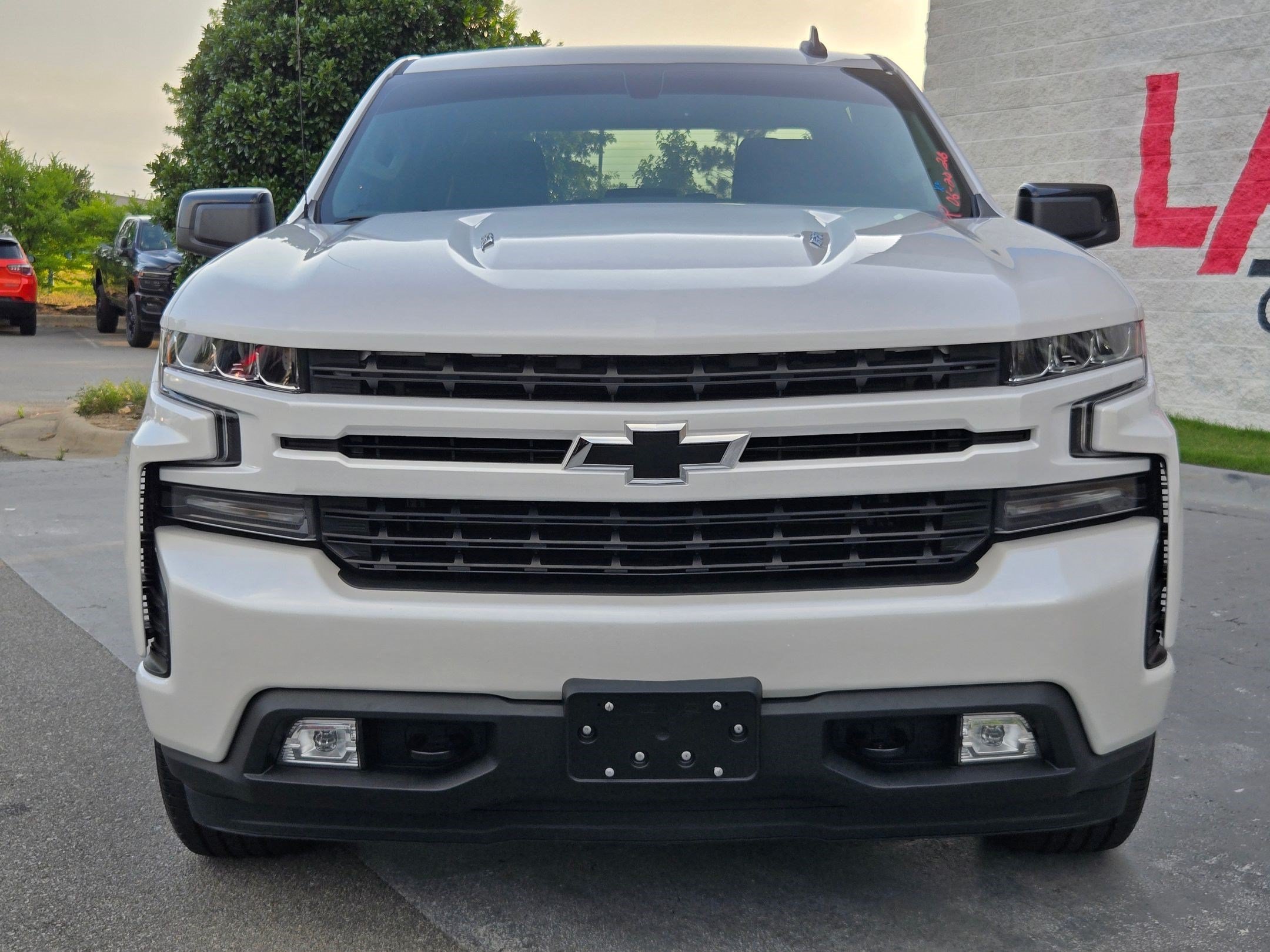 Used 2022 Iridescent Pearl Tricoat Chevrolet RST image 2