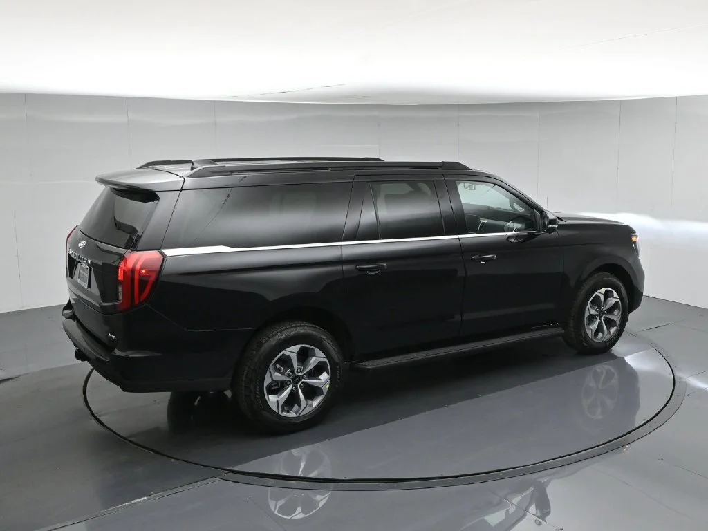 New 2027 Agate Black Metallic Ford Active image 44