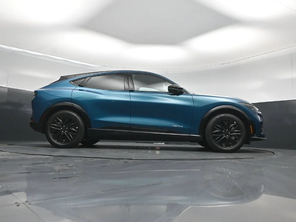 New 2026 Adriatic Blue Metallic Ford Premium image 44