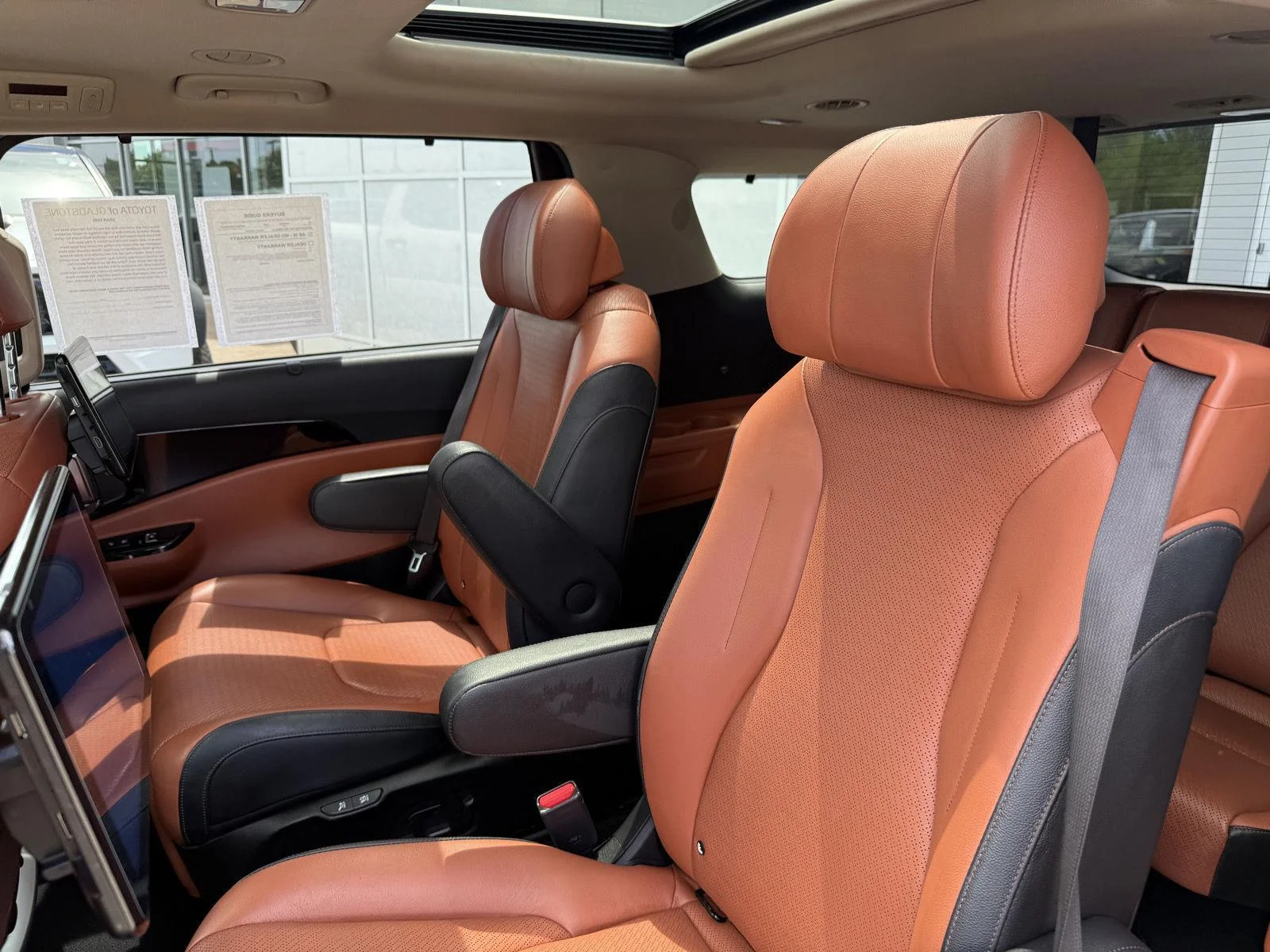 Used 2022 Aurora Black Kia SX Prestige image 16