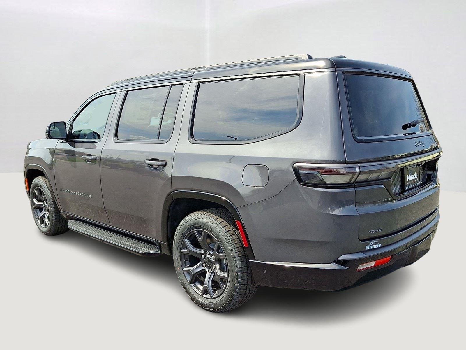 New 2026 Baltic Gray Metallic Clearcoat Jeep Upland image 5