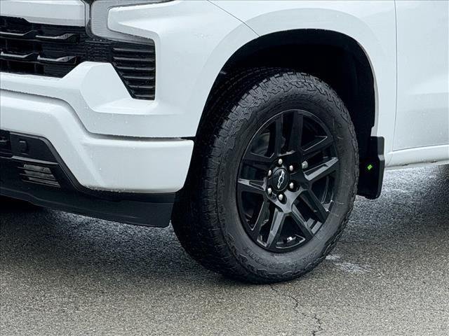 New 2026 Summit White Chevrolet RST image 17