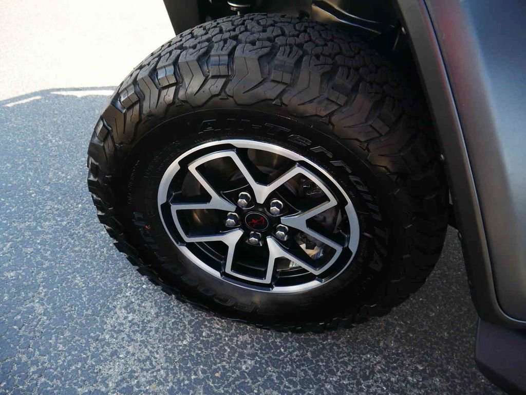 Used 2024 Silver Jeep Rubicon image 13