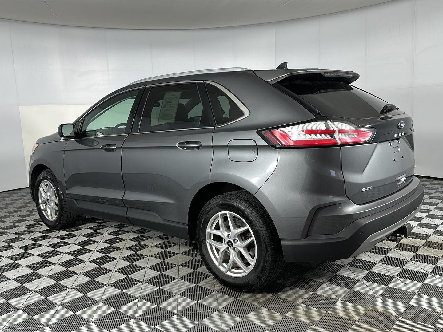 Used 2024 Carbonized Gray Ford SEL image 9