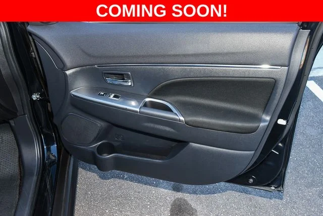 Used 2024 Gray Mitsubishi 4WD image 22
