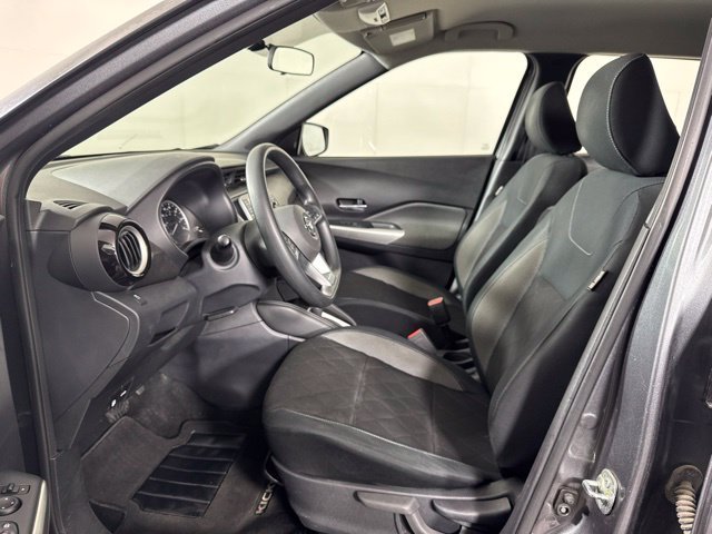 Used 2019 Gray Nissan SV image 11