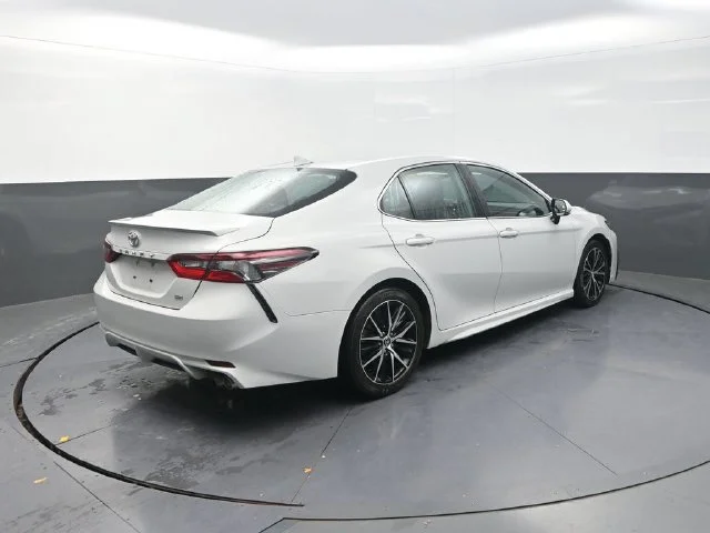 Used 2022 White Toyota SE image 8