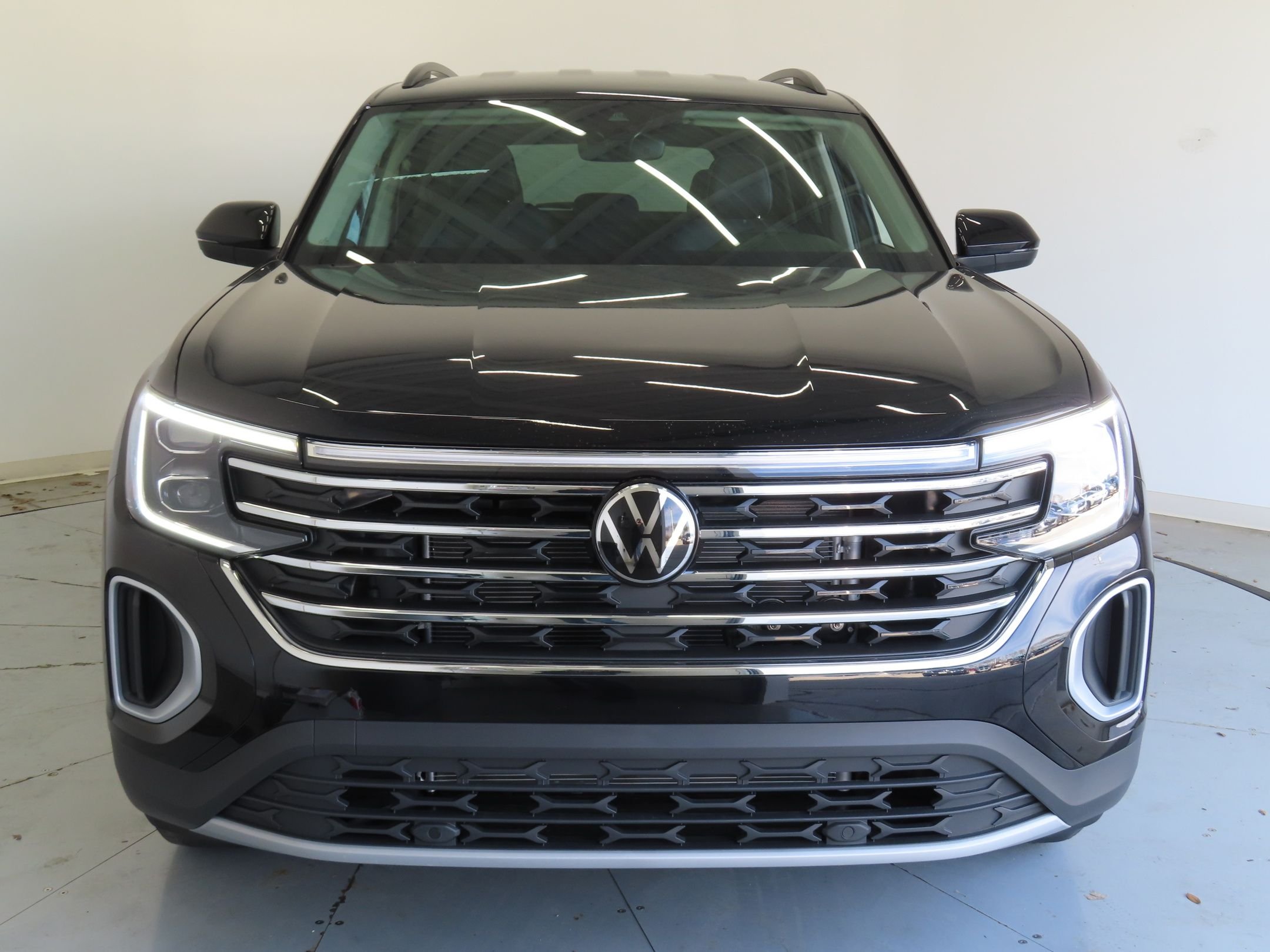 Used 2026 Black Volkswagen 2.0T SE image 9