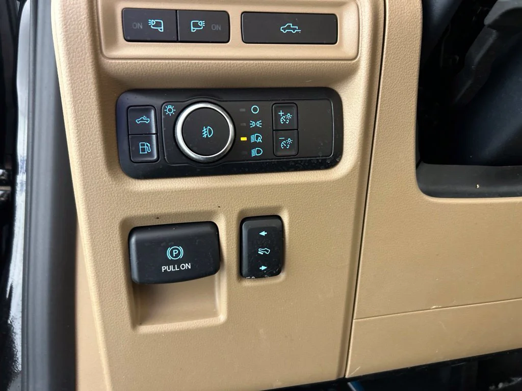 Used 2022 Black Ford Lariat image 10